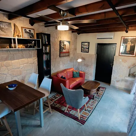 펜션 Traditional Stone House - Where Tradition Meets Comfort *