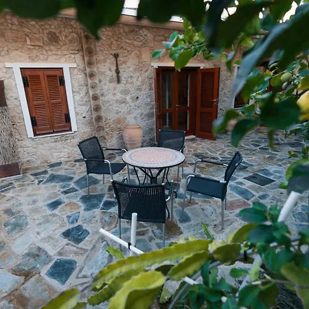 Traditional Stone House - Where Tradition Meets Comfort Mesa Chorio