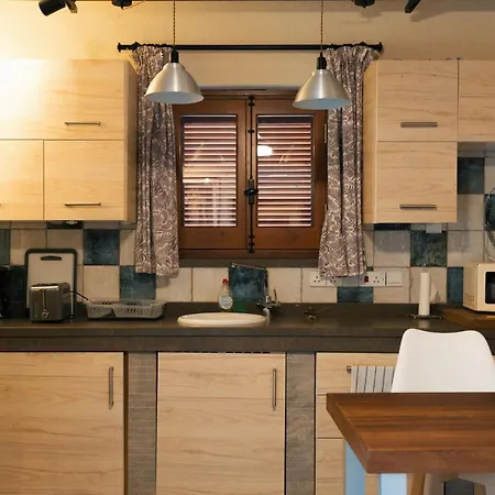 Traditional Stone House - Where Tradition Meets Comfort 펜션 Mesa Chorio
