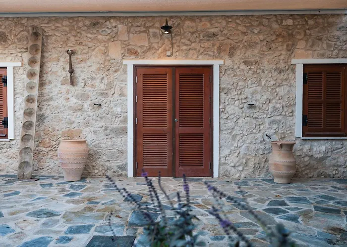 Traditional Stone House - Where Tradition Meets Comfort Mesa Chorio