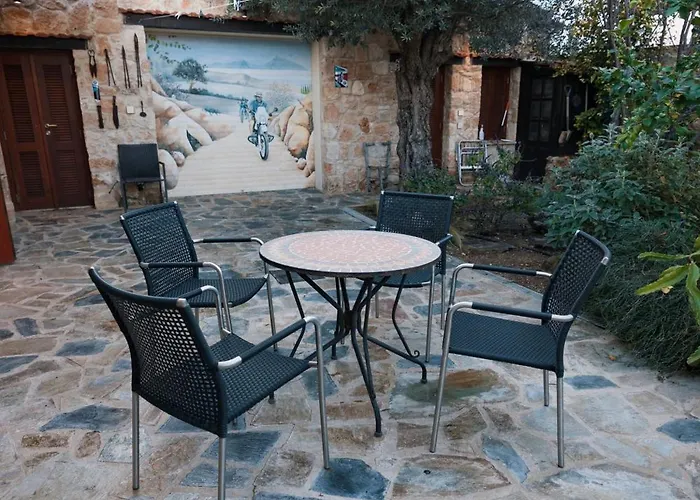 Traditional Stone House - Where Tradition Meets Comfort Mesa Chorio