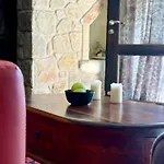 Traditional Stone House - Where Tradition Meets Comfort Feriehus