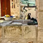 Traditional Stone House - Where Tradition Meets Comfort Feriehus *