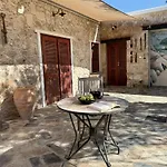 Feriehus Traditional Stone House - Where Tradition Meets Comfort *