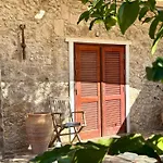 Feriehus Traditional Stone House - Where Tradition Meets Comfort Mesa Chorio