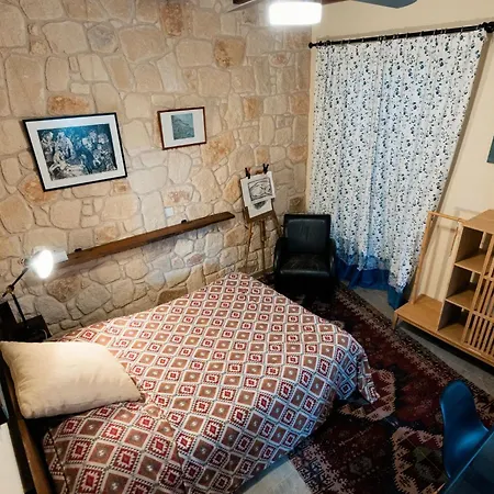 Boxer House - Where Tradition Meets Comfort *