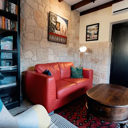 Traditional Stone House - Where Tradition Meets Comfort Ferienhaus