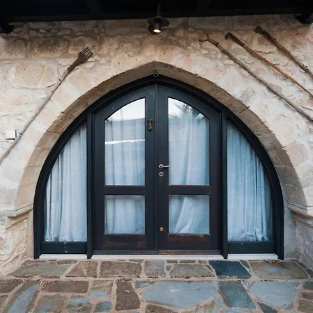 Traditional Stone House - Where Tradition Meets Comfort Hébergement de vacances