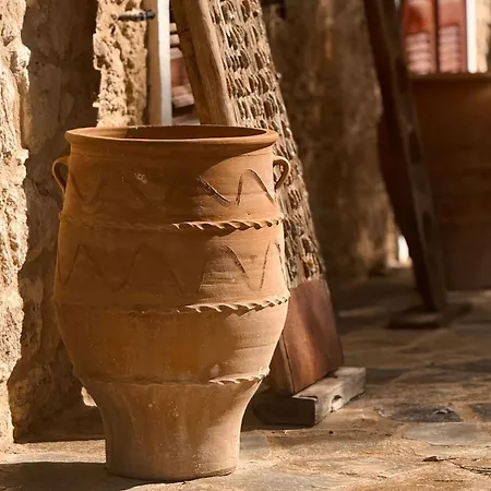 Hébergement de vacances Traditional Stone House - Where Tradition Meets Comfort