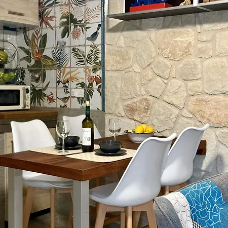 Traditional Stone House - Where Tradition Meets Comfort * Mesa Chorio