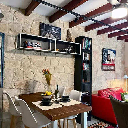 Traditional Stone House - Where Tradition Meets Comfort * Mesa Chorio