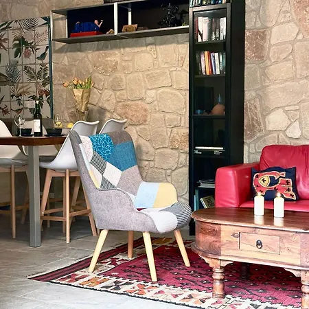 Traditional Stone House - Where Tradition Meets Comfort * Mesa Chorio