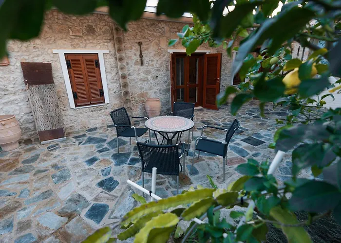 Traditional Stone House - Where Tradition Meets Comfort Μέσα Χωριό