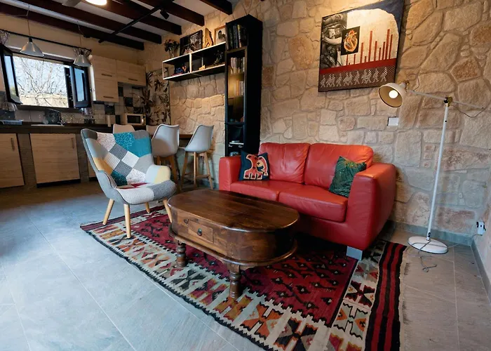 Traditional Stone House - Where Tradition Meets Comfort *